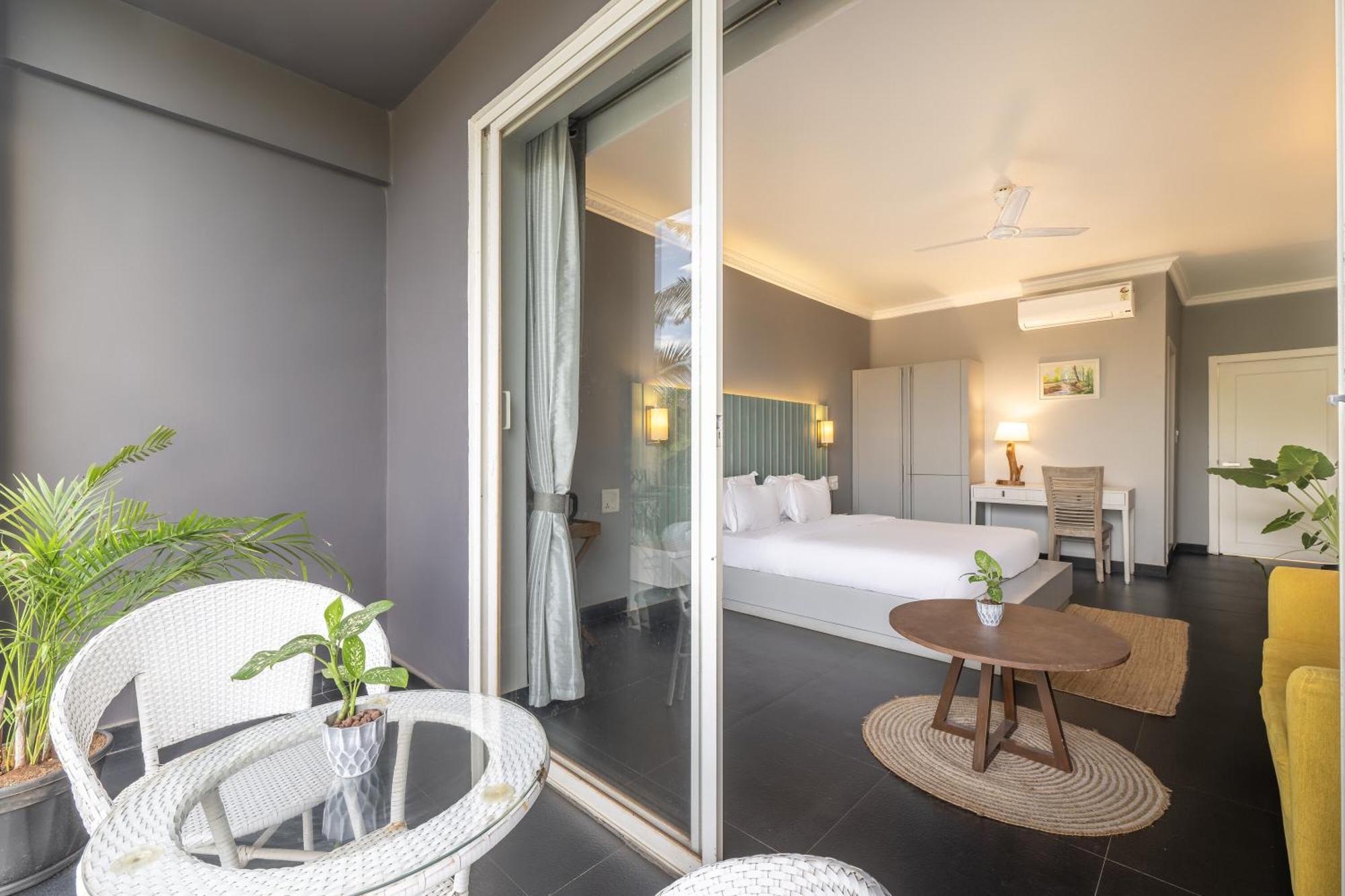 Echor Samara Morjim Goa Sea View Restro Hotel Buitenkant foto