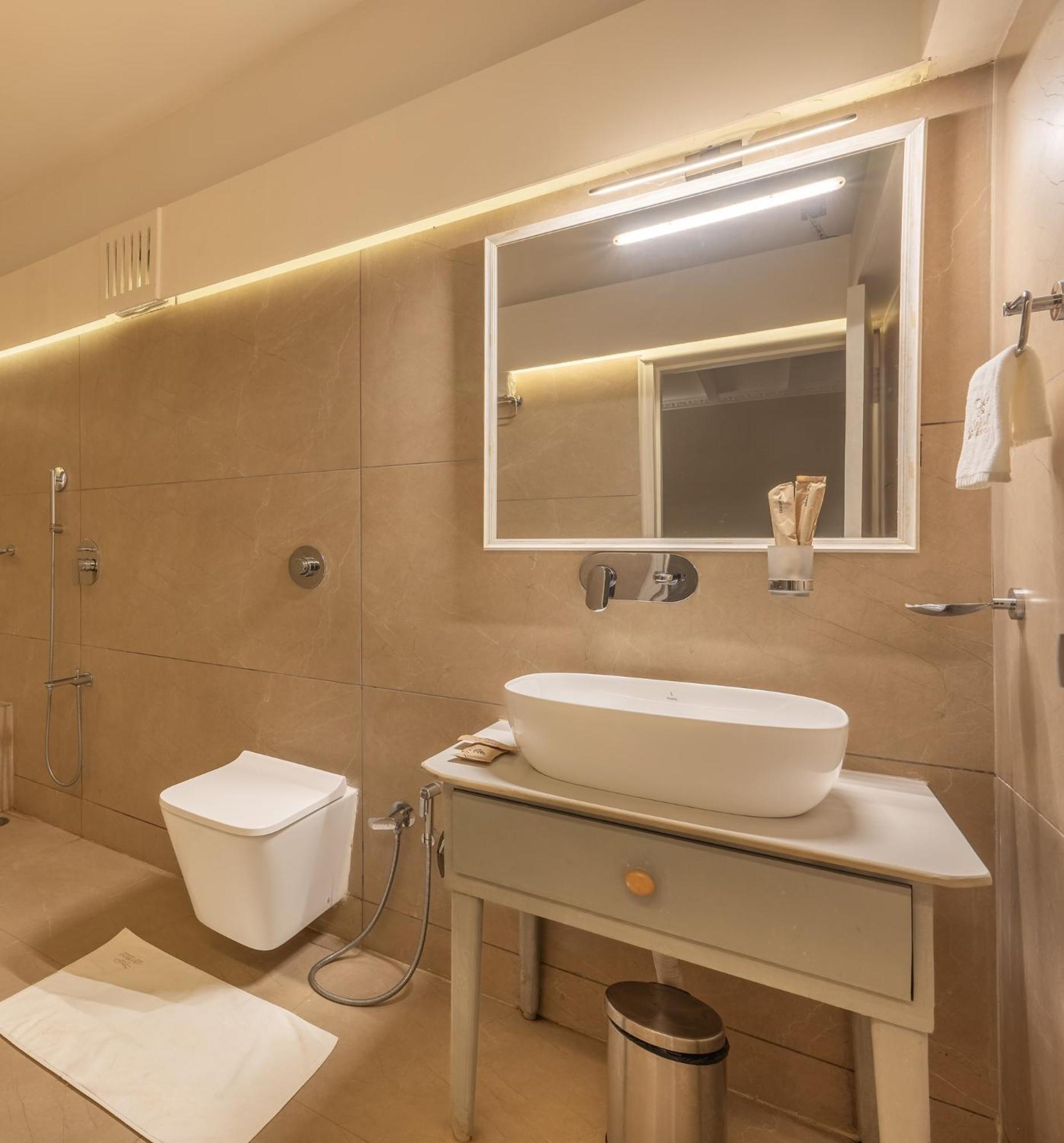 Echor Samara Morjim Goa Sea View Restro Hotel Buitenkant foto