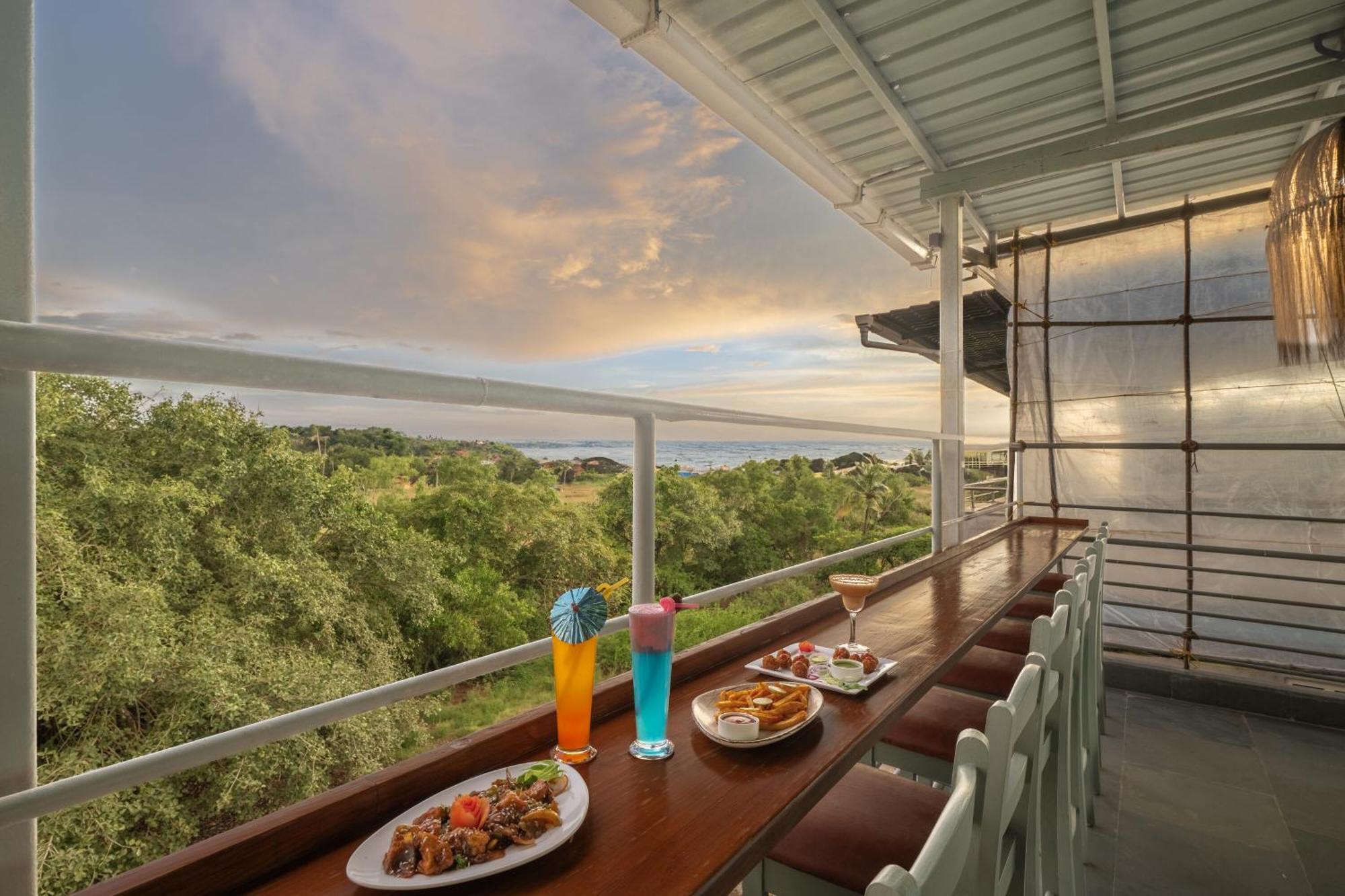 Echor Samara Morjim Goa Sea View Restro Hotel Buitenkant foto